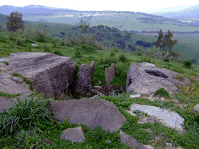 Ver tambin: Monumentos megalticos.