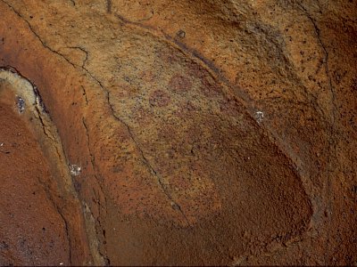 Ver más pinturas rupestres de la Cueva del Moro.