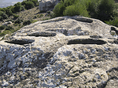 Tumbas antropomorfas.