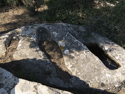 Tumbas antropomorfas.